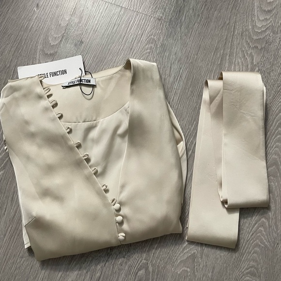 STYLE FUNCTION Apricot Dress - Picture 6 of 11